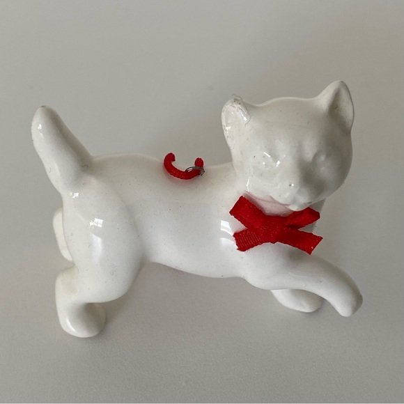 Vintage Ceramic White Cat Christmas Ornament 2.5” Red Bow Kitty Pets - Picture 2 of 13